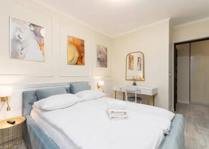 Feels Like Premium By Bookinghost